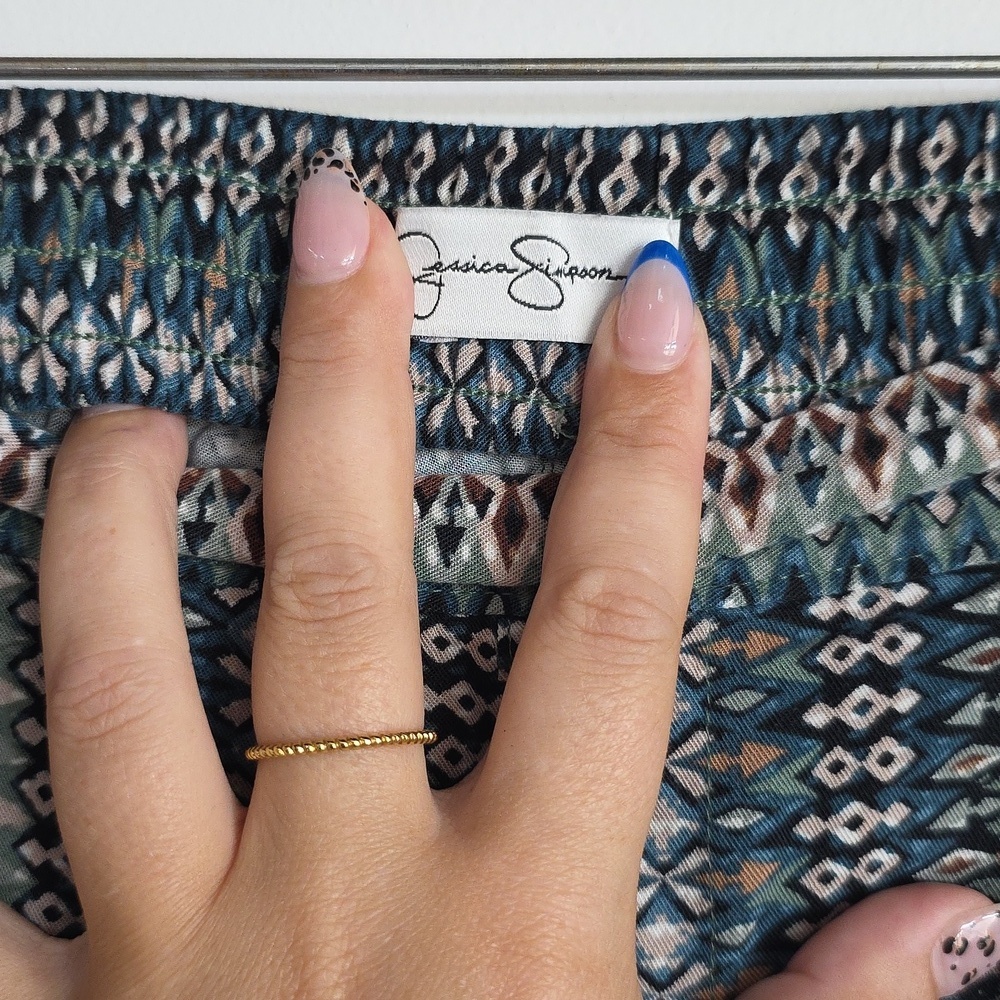 Jessica Simpson Patterned Cropped Pants - Picture 5 of 6